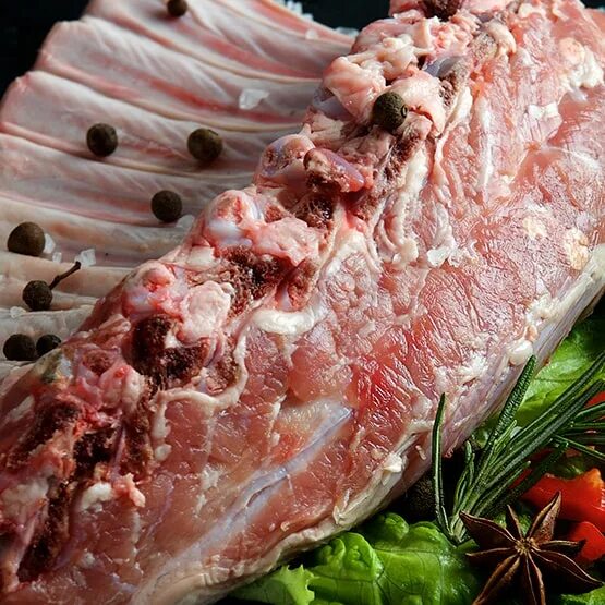 Мясо корейка замороженное. Корейка теленка. Корейка на ребре. Корейка телячья на кости мираторг. Корейка теленка.