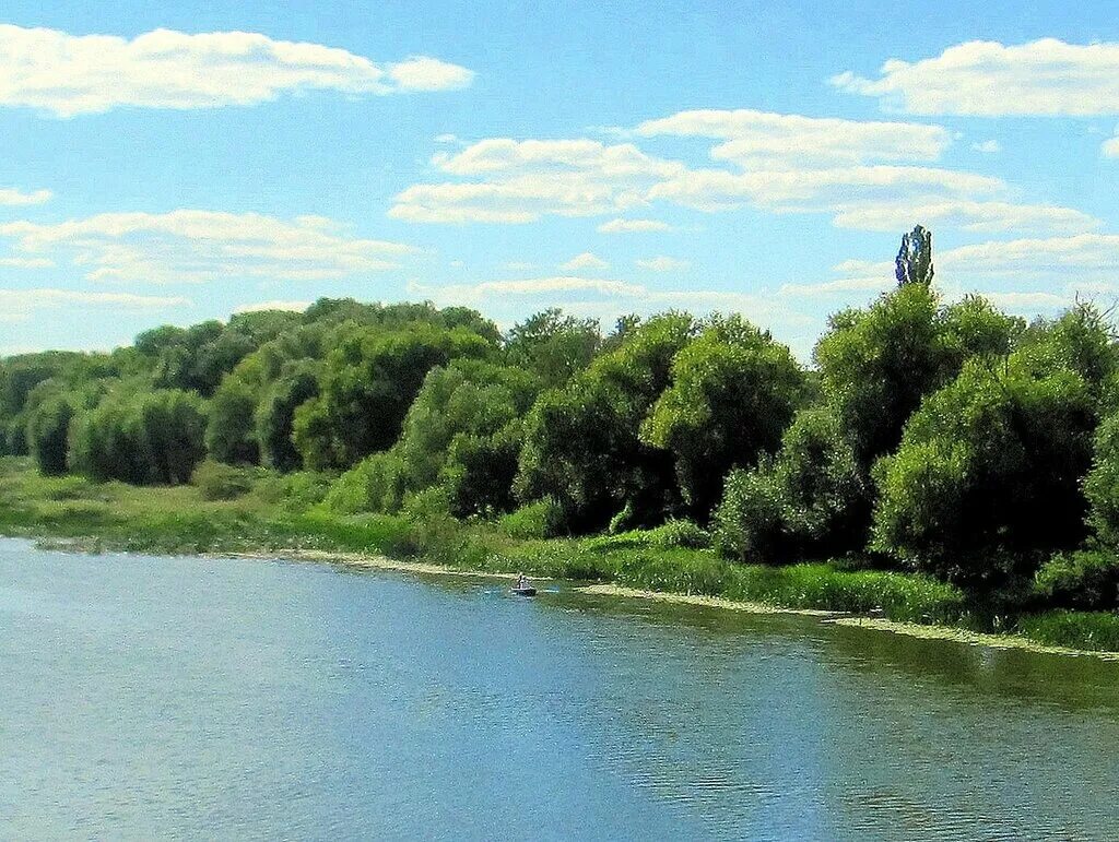 Река любви. Веют осенние ветры в мрачной дубраве. Камушки в речке. Вет осенние ветры и в мрачной дубраве. Любовь на разных берегах.