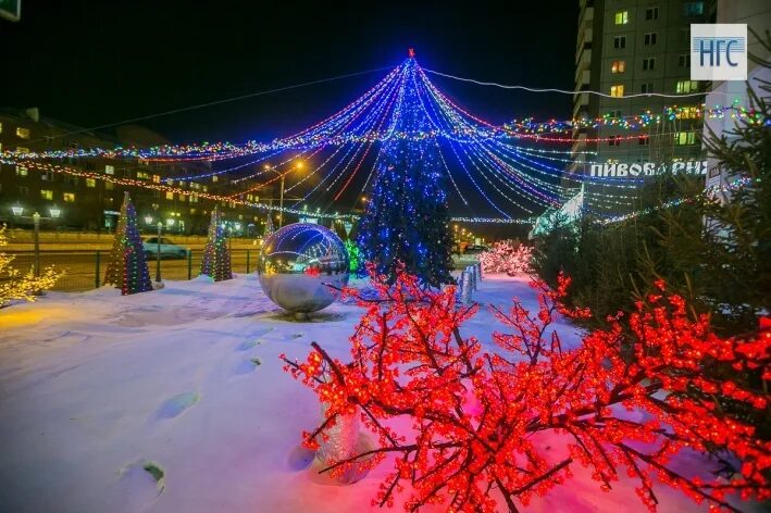 Погулять в красноярске зимой. Красноярск новый год. Красноярск зимой. Новогодний город Красноярск. Красноярск центр новый год.