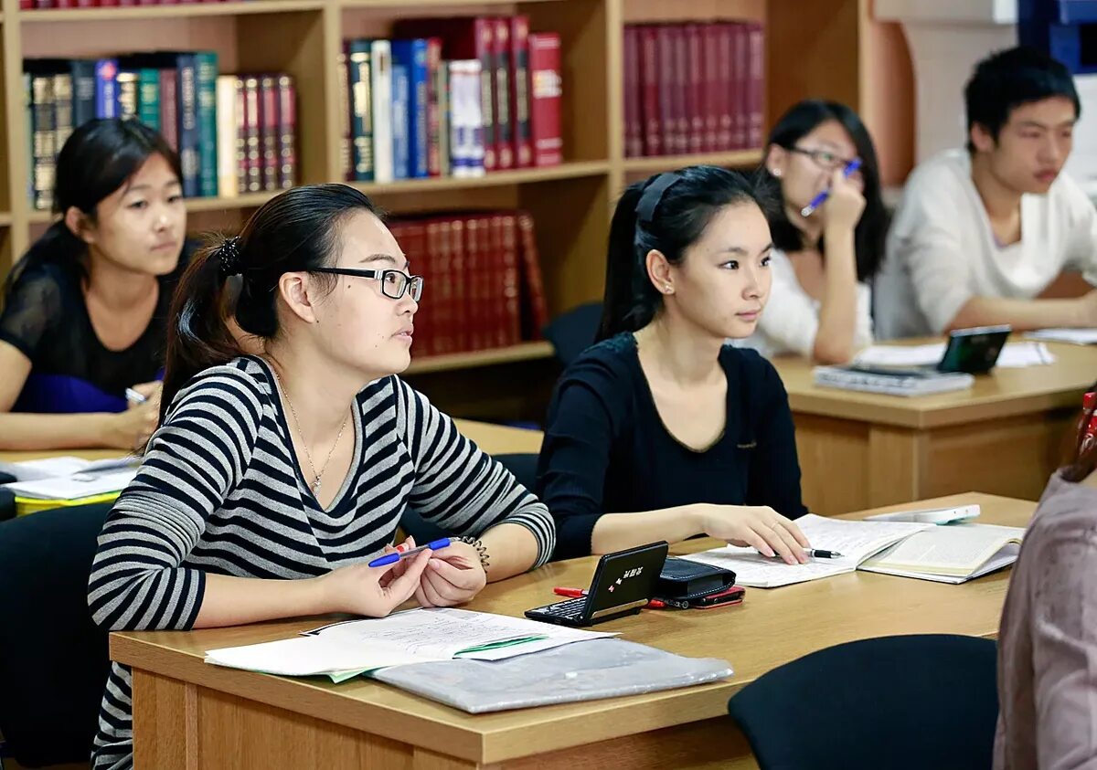 Обучение русскому языку в китае. Изучение русского в китае. Китайский язык. Изучение русского языка в китае. Китайцы студенты.