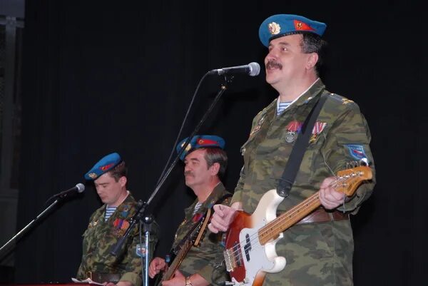 Ю. Слатов голубые береты. Слатов голубые береты. Слатов. Слатов голубые береты.