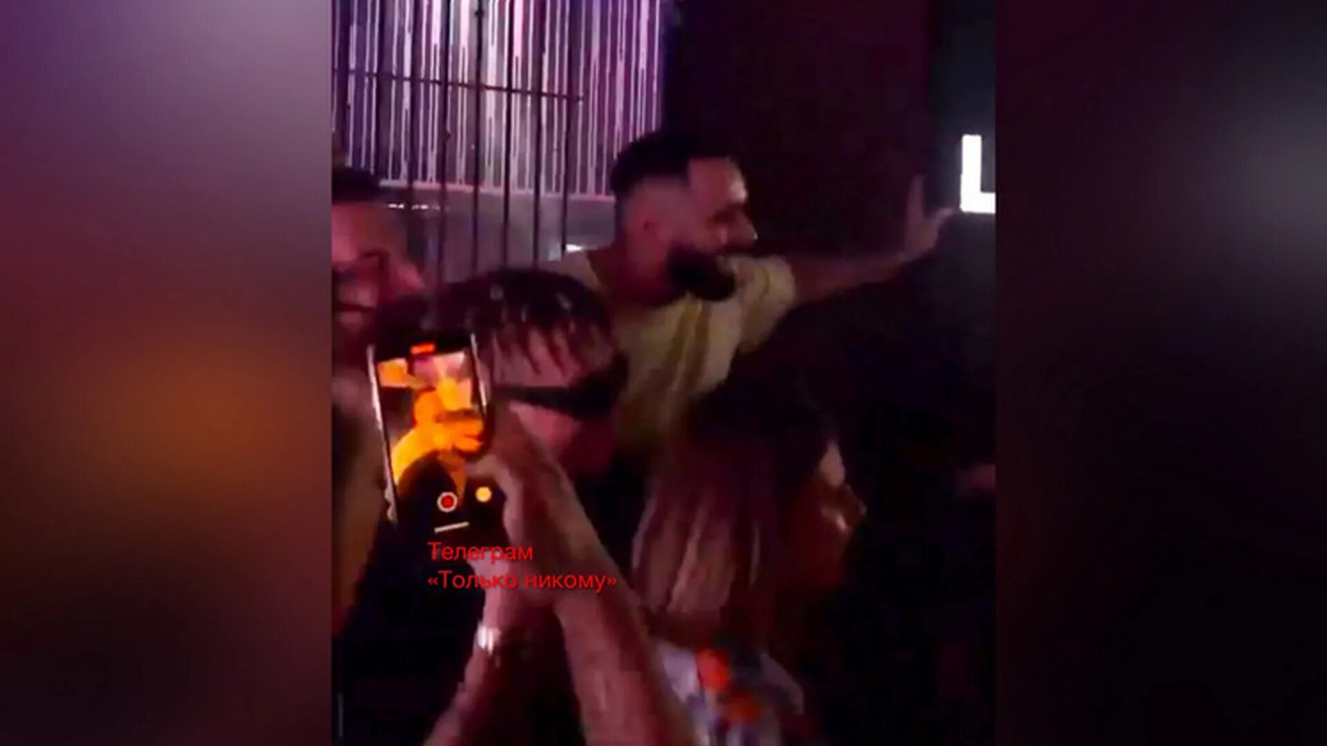 Ивлева и элджей. Девушка элджея. Ивлеева поцелуй. Ивлеева и элджей вместе 2022. Ивлеева с элджеем снова вместе.