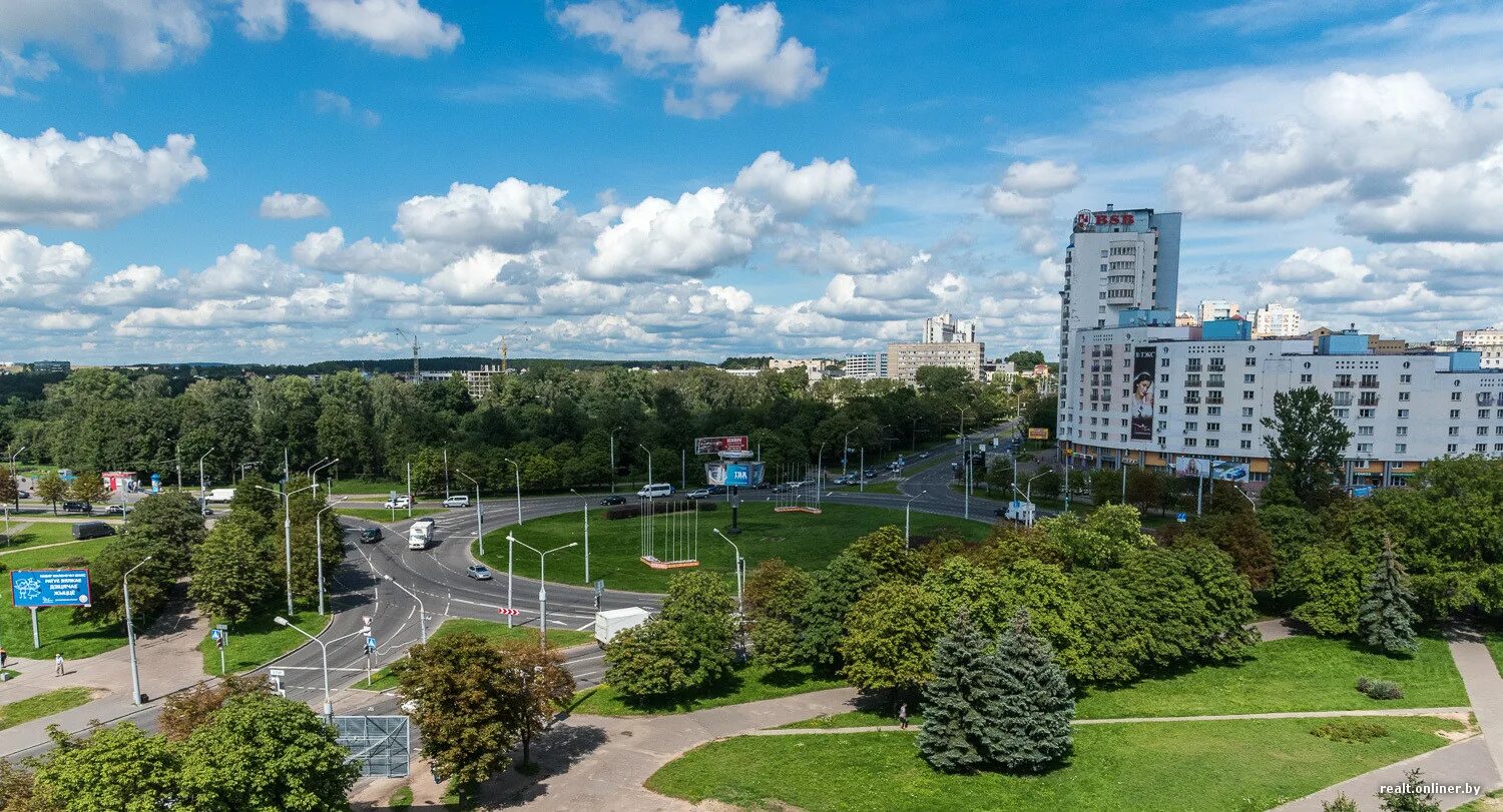 Дружба минск. Парк дружбы народов Минск. Парк дружбы народов в Минске на карте. Парк дружбы народов Минск фото. Камень в парке дружбы народов Минск фото.