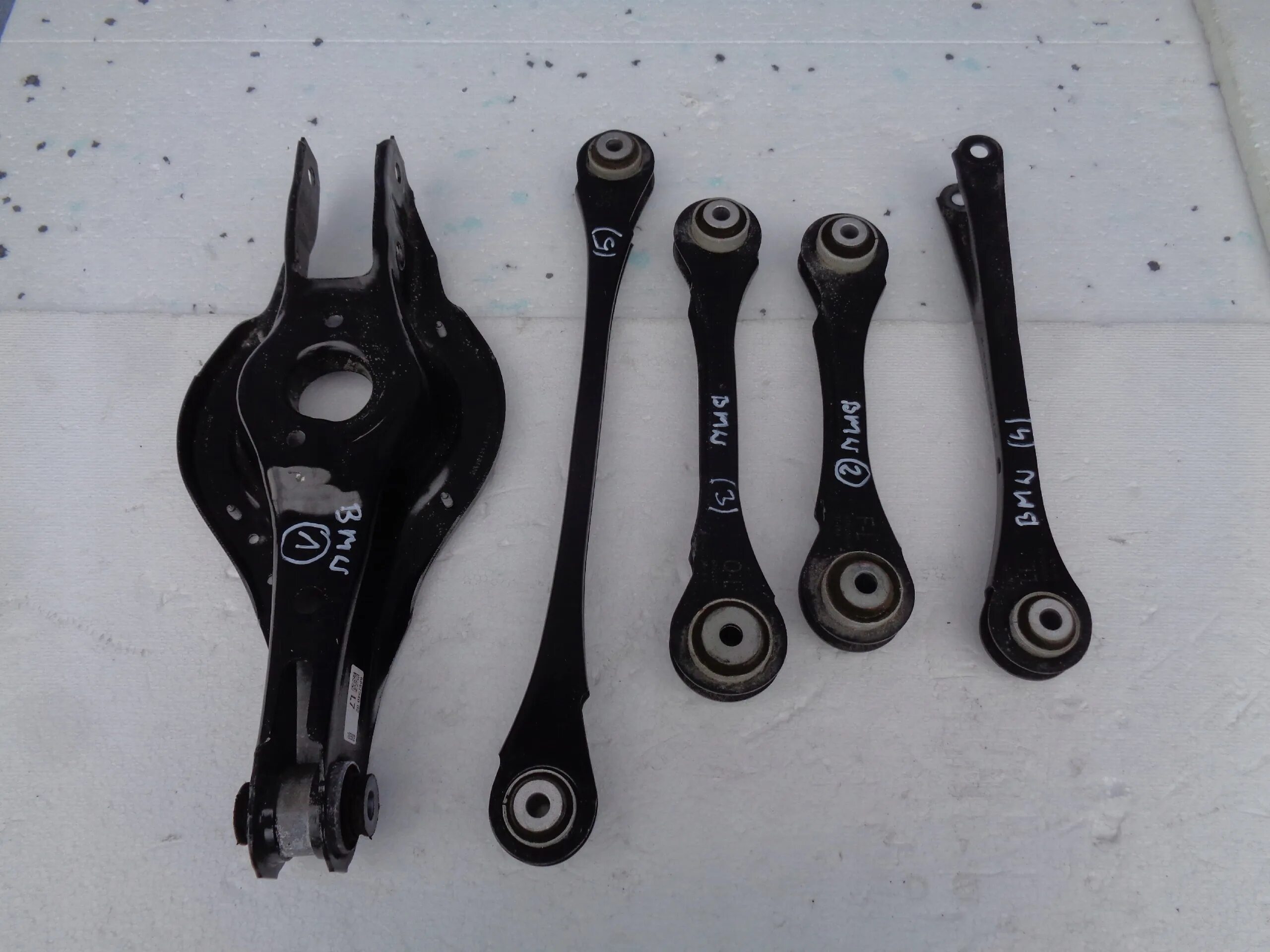 Рычаг bmw f30. Рычаг bmw f30. Задняя подвеска bmw f20. Рычаг передний продольный на bmw f30. Передний косой рычаг bmw f30.