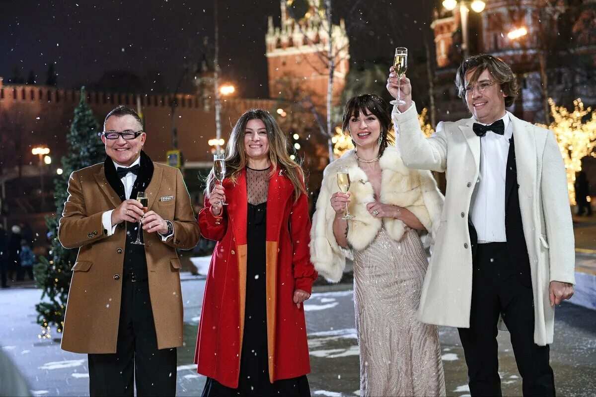 Какие программы будут в новогоднюю ночь. Новогодняя ночь дмитрий дибров. дмитрий дибров в новогодней телепередаче. голубой огонёк 2025 лепс. новогодняя ночь на первом канале.