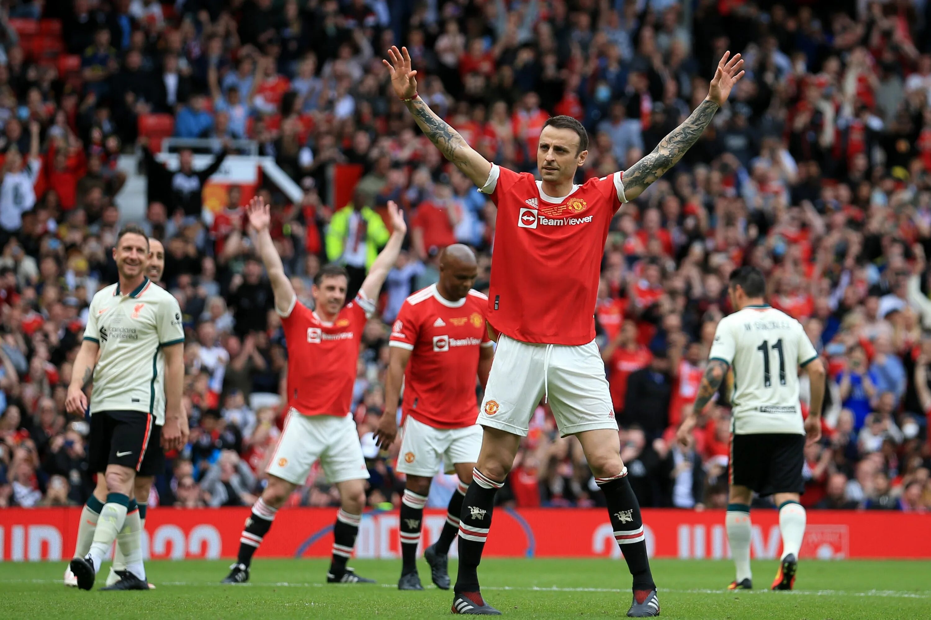 Матча манчестер юнайтед ливерпуль. Бербатов манчестер юнайтед. man utd squad 2025. антони манчестер юнайтед. райн гиггс манчестер юнайтед.