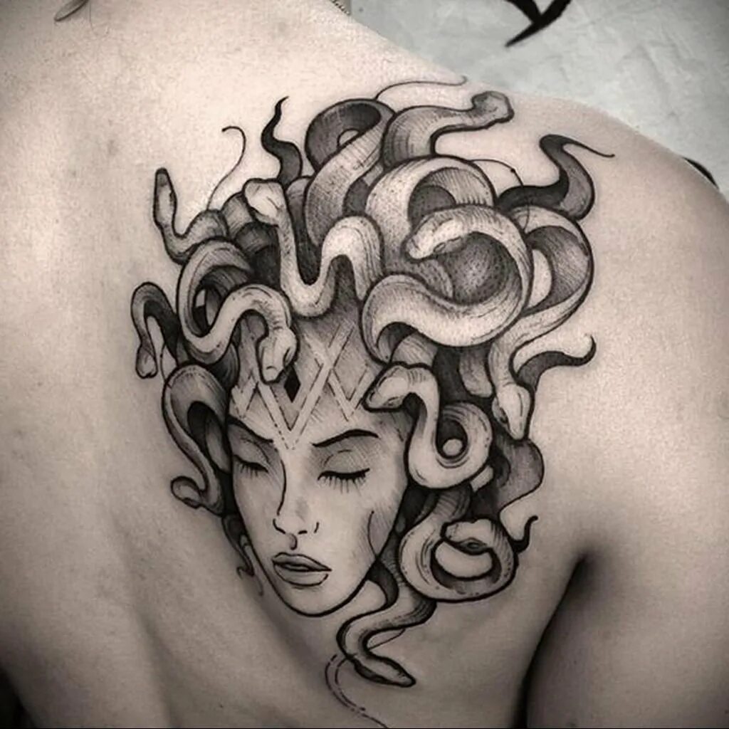 Медуза горгона тату реализм. Медуза горгона tattoo. Тату горгона значение для девушки. Медуза горгона тату олд скул. Медуза горгона.