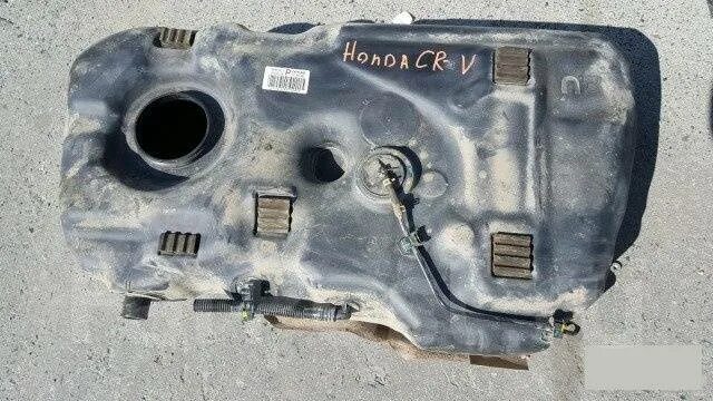 Honda civic 2005 hatchback топливный бак. Бензобак honda freed. Топливный бак хонда цивик 4д. Бак хонда торнео. Honda v бак топливный.