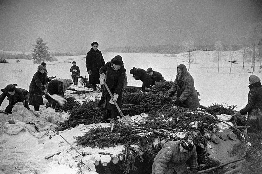 Блокада Ленинграда окопы. Блокада Ленинграда зима 1941-1942. 1942 Год блокада Ленинграда зима.