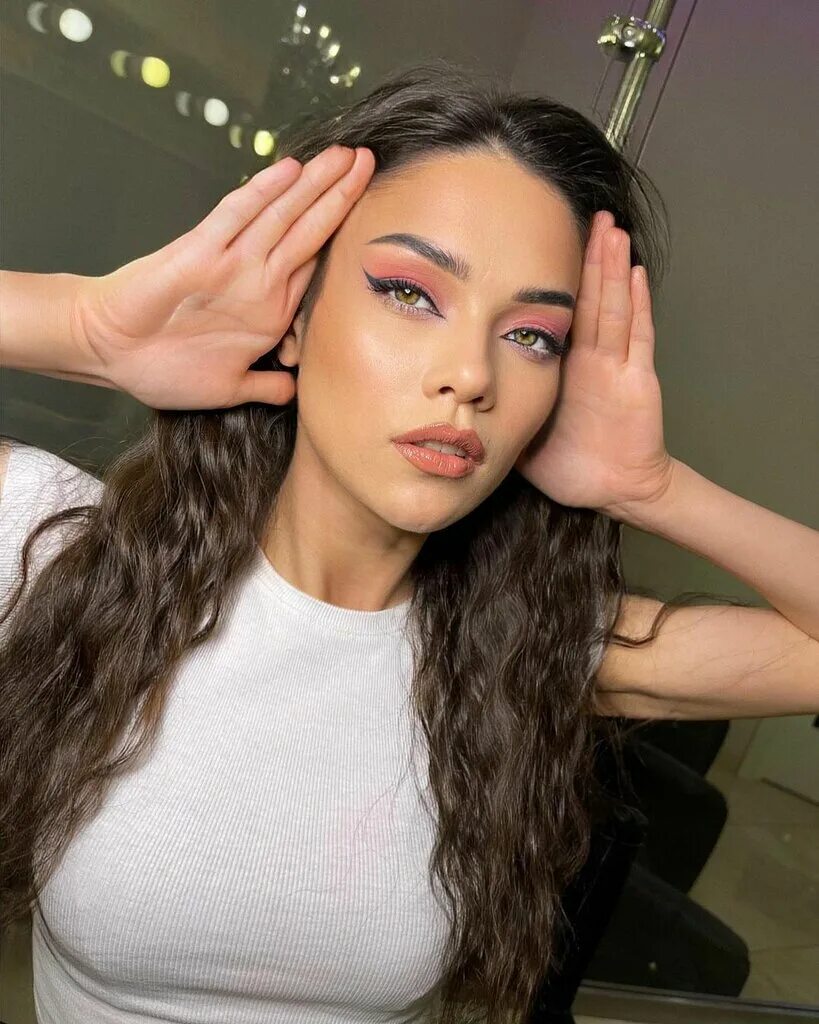 красивая женщина селфи 30 лет. ресторан селфи новинский пассаж. сельфи бьюти киевская. Selfie отзывы. Selfie отзывы.