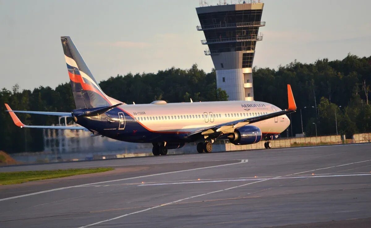 Самолет владивосток пхукет. Владивосток пхукет аэрофлот. Владивосток тайланд перелет на карте. Самолет владивосток пхукет. Ханой владивосток на самолете.
