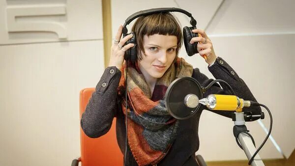 дебора боллман. журналистка фото. рут баса журналистка фото. катерина гордеева серебряный дождь. наталья лосева журналист.