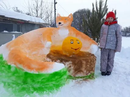 Осьминог из снега в детском