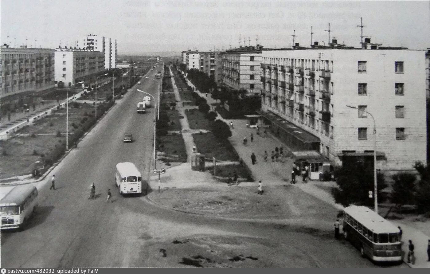 Город энгельс улица ленина. Волжский город 1990 год. город волжский ссср. город волжский улица энгельса. старый волжский волгоградской области-.