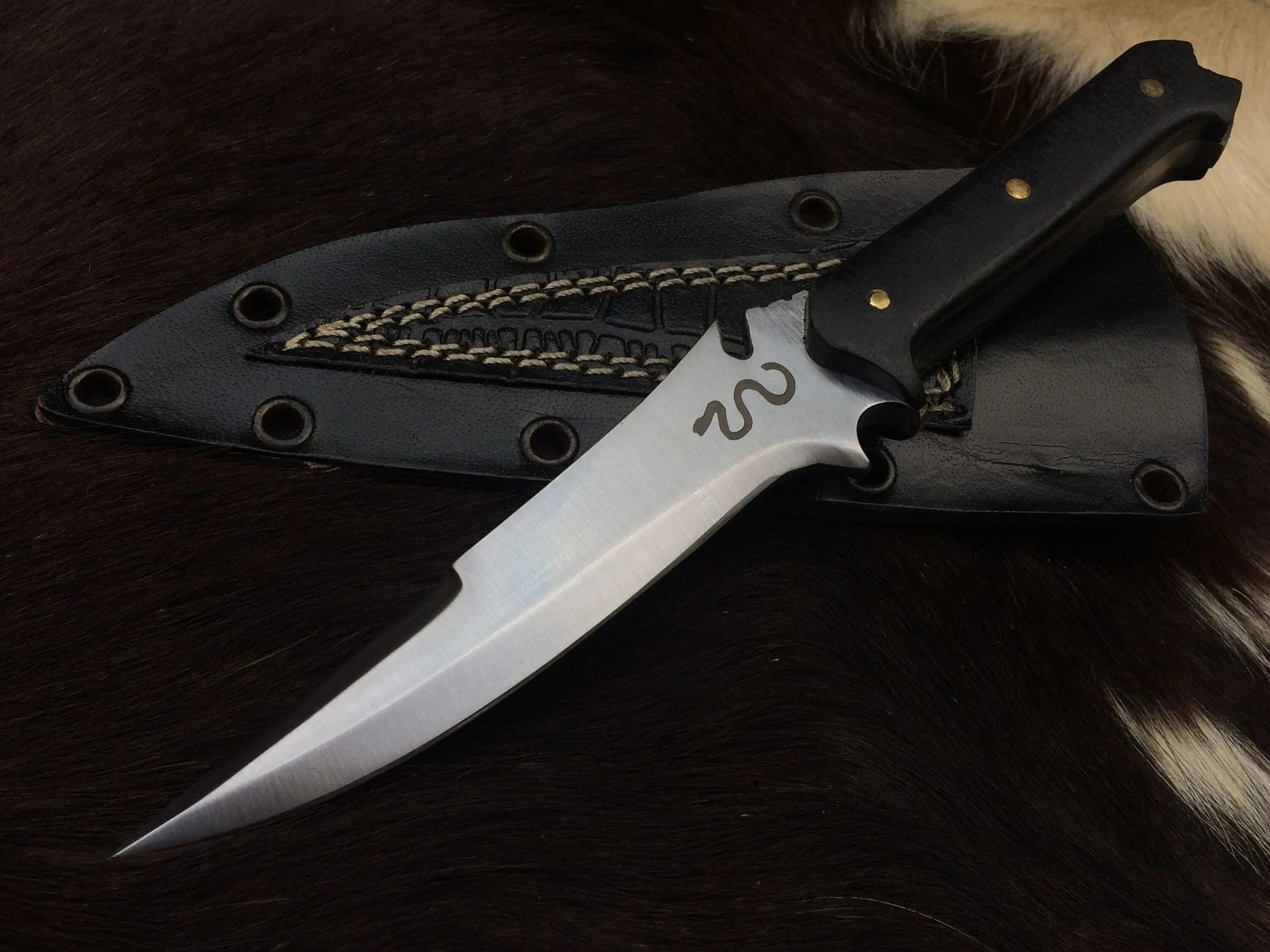 Складной нож даггер. Складной нож едс. Resident evil 4 нож леона. Нож складной resident сталь d2. Dagger urban 2 stonewash.