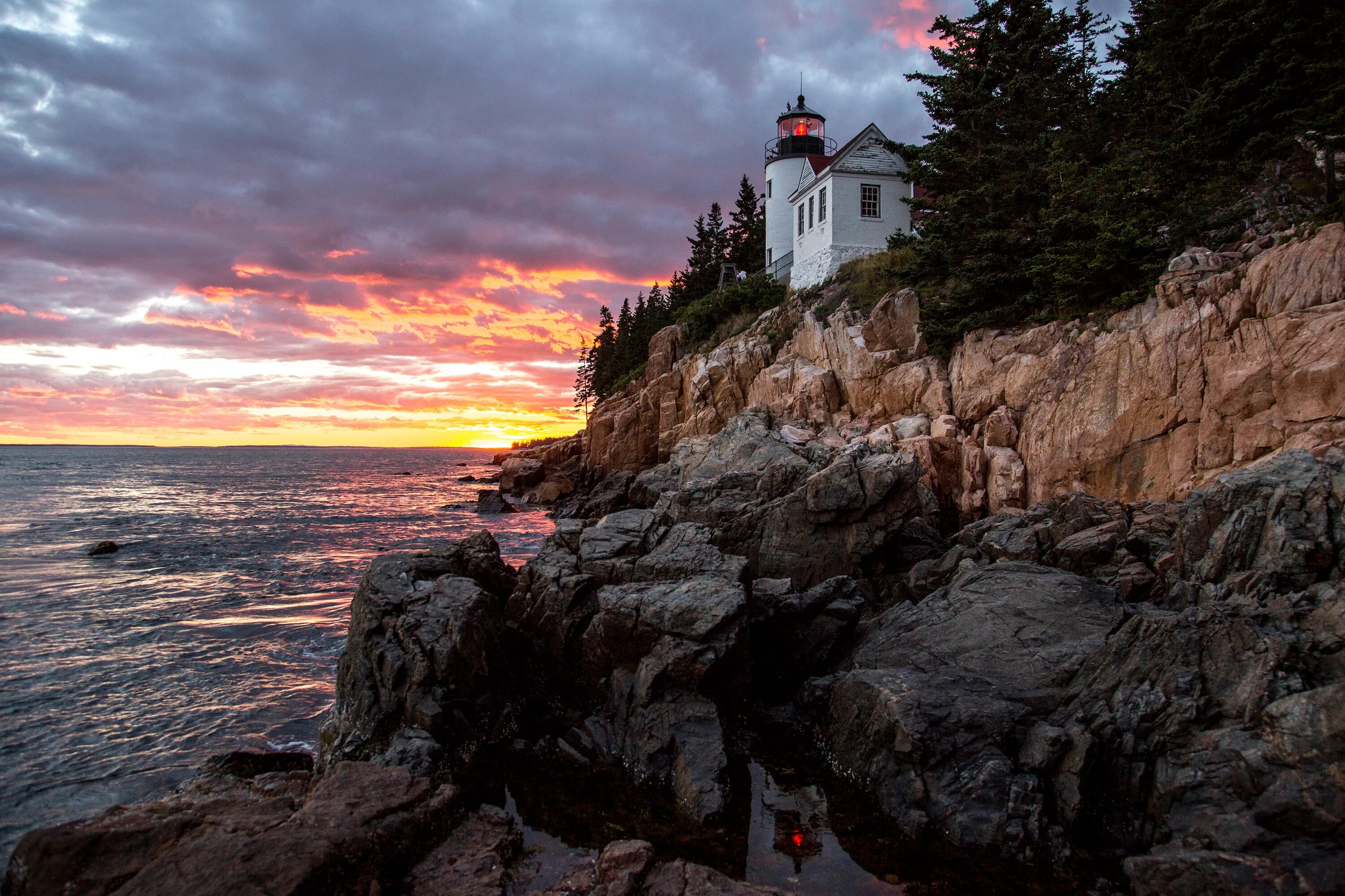 Басс сша. Парк Acadia штат Мэн Маяк. Маяк басс Харбор. Маяк басс США. Маяк США. Штат Мэн. Национальный парк Акадия. Маяк басс. (Dave Wilson)\.