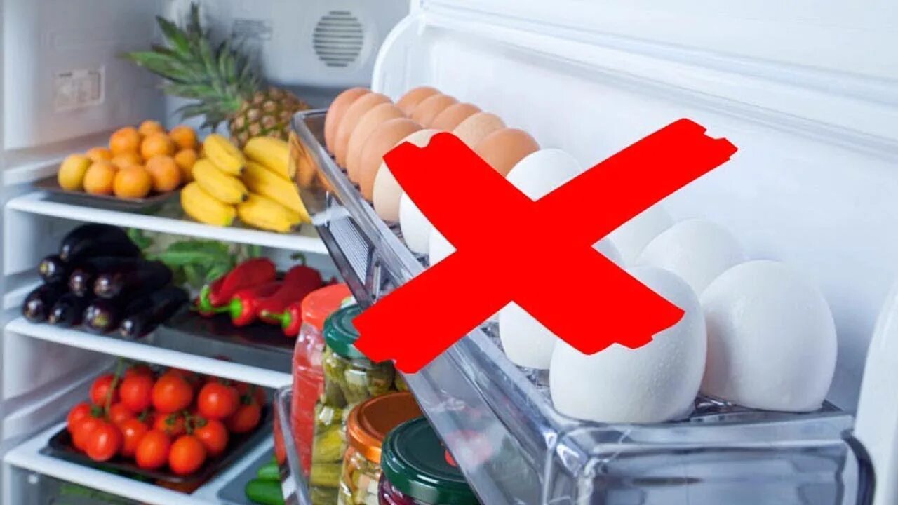 Продукты комнатной температуры. Холодильник с продуктами. Хранение продуктов в холодильнике. Холодильник с едой. Неправильное хранение в холодильнике.