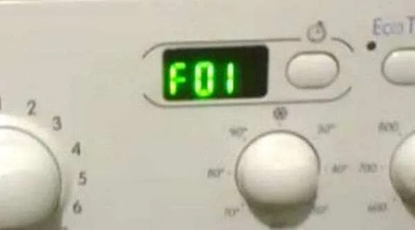 Ошибка f03 на стиральной машине. Машинка Аристон f01. Ошибка f01 на стиральной машине Аристон. Хотпоинт Аристон ошибка ф 01. Стиральная машина Индезит f03.