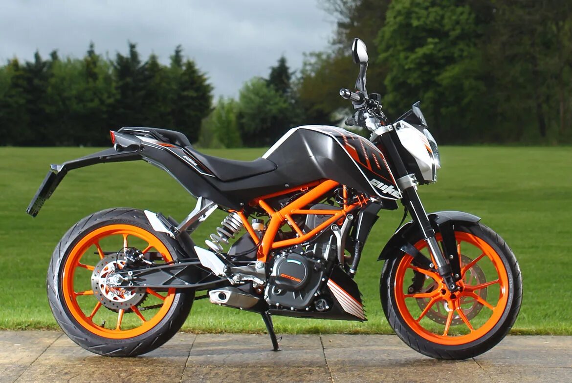 КТМ Дюк 390. Мотоцикл КТМ Дюк 390. КТМ Дюк 400. KTM Duke 390 2023.