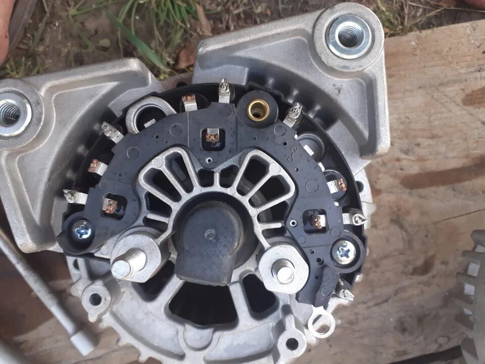 Bosch 124. Генератор ман тга. Генератор bosch 0124325031 диодный мост. Новый генератор на ниссан альмера 2015 год. Щетки на генератор бош 14v 65-120a br 14-c-l.
