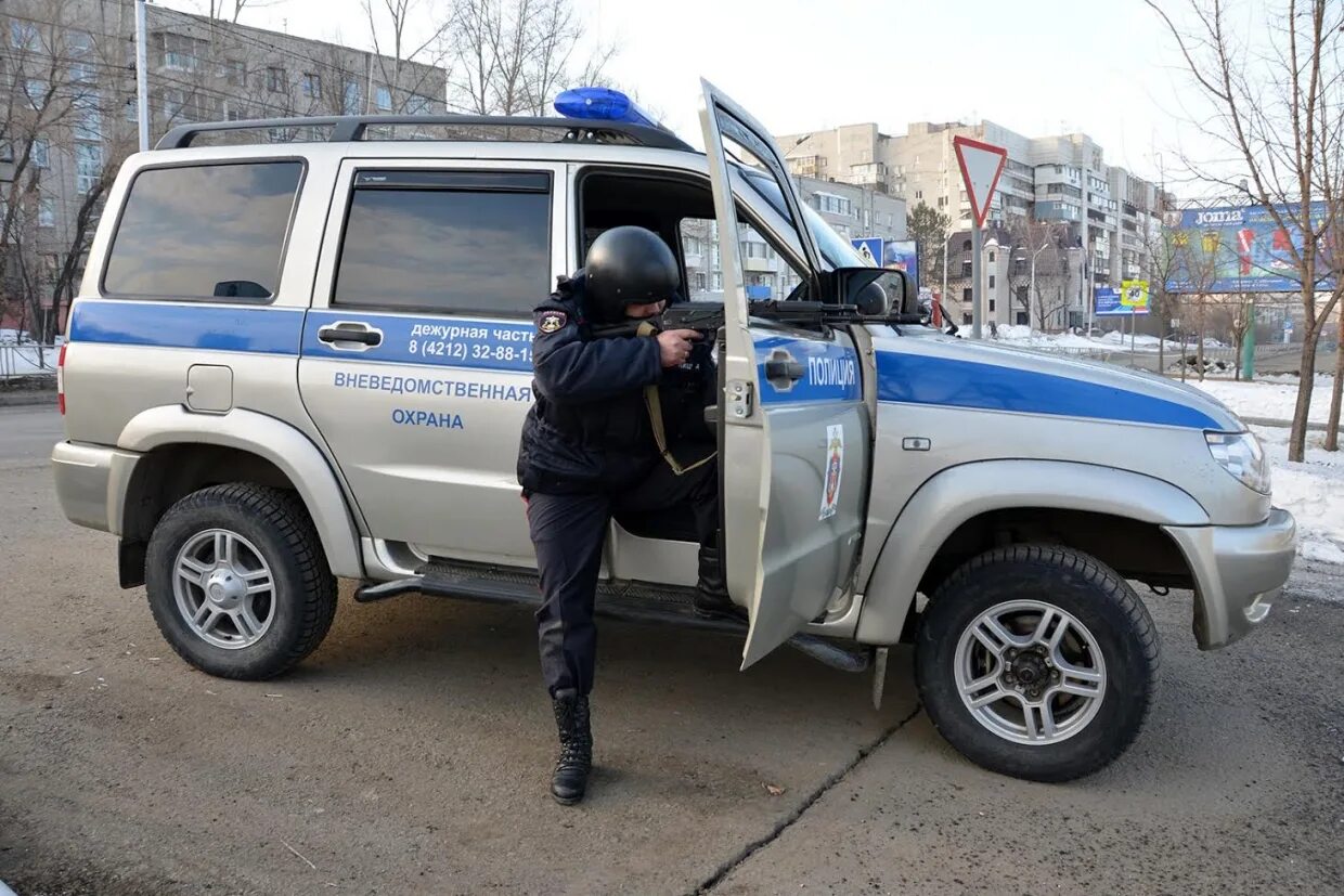 Полиция Комсомольск на Амуре. Посёлок Эльбан Хабаровский край ,полиция. Тюрьма Эльбан Хабаровского края. Поселок Эльбан полиция сотрудники. Сторож комсомольск