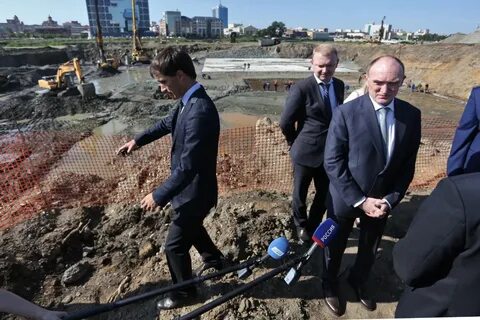 Ему поручено решать