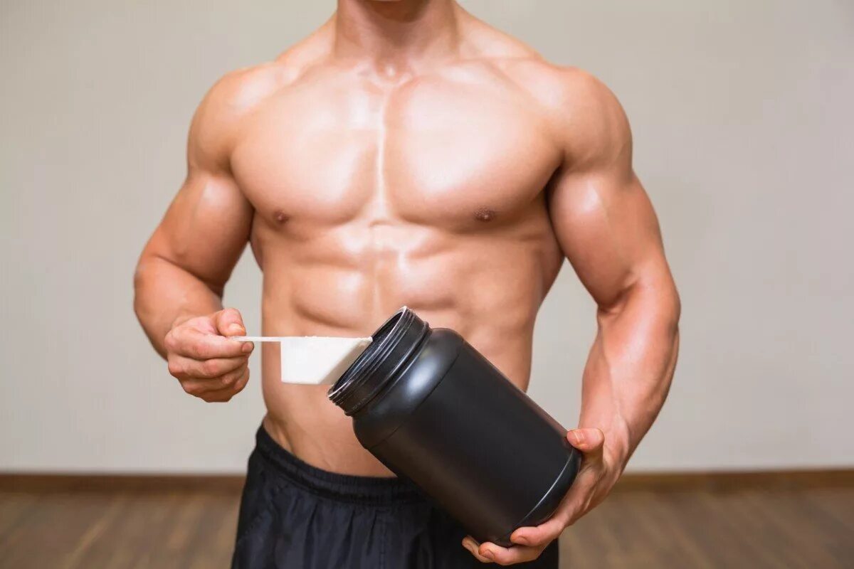 Протеин для роста мужчинам. Качок с протеином. Здоровое тело мужчины. Наращивание мышц. Рост мышц.