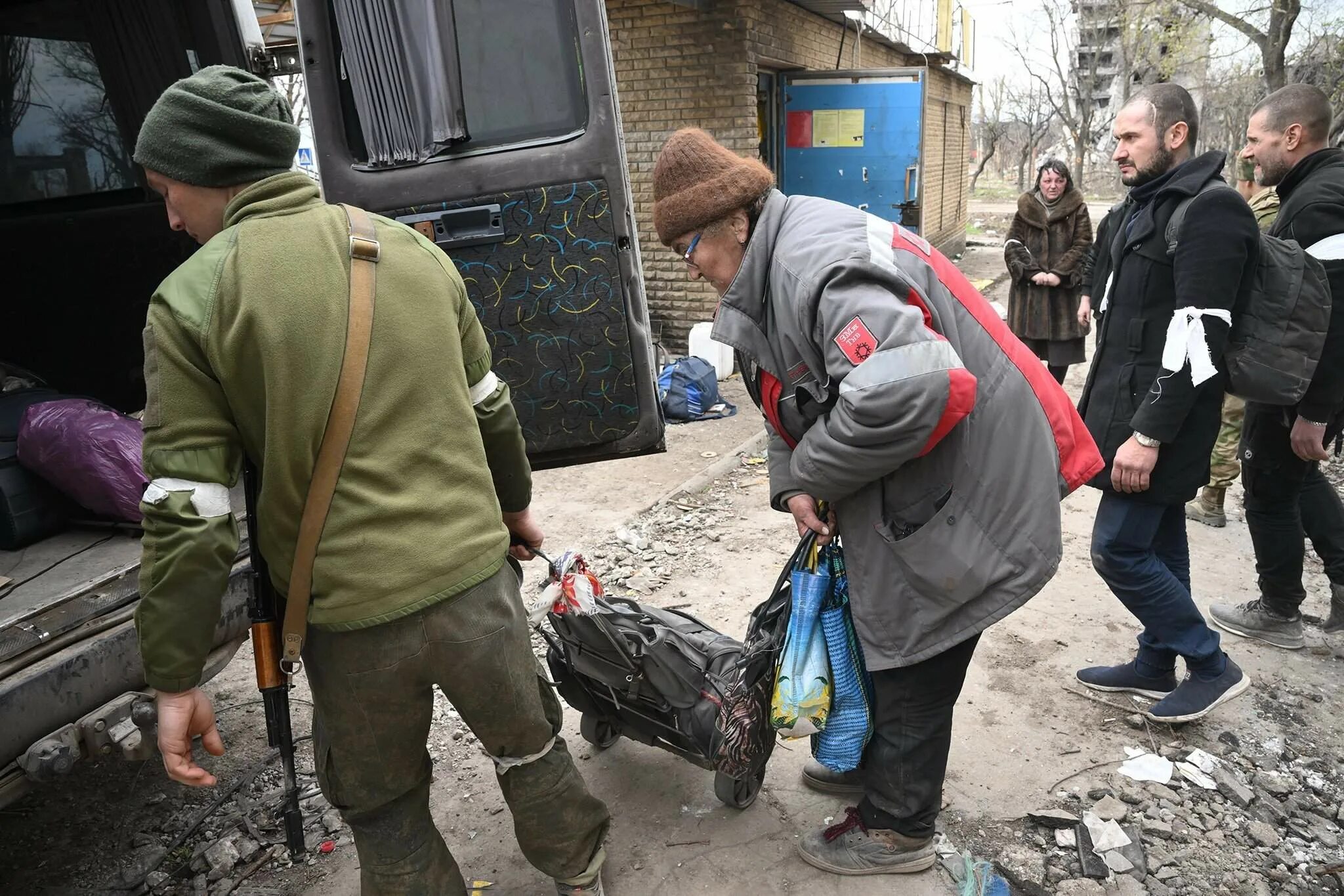 Эвакуация. Эвакуации с территории "Азовстали". Мариуполь сегодня. Фото из Мариуполя.