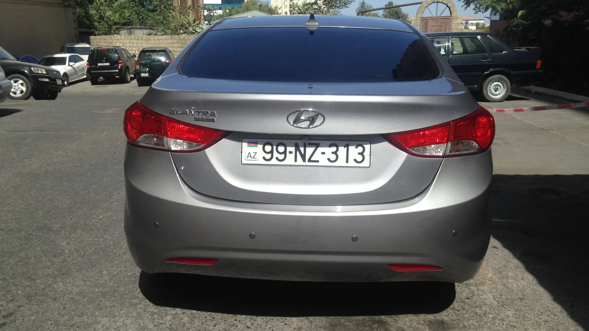 Хендай элантра сборка. Парктроник Hyundai Elantra 2012. Хендай Элантра 2011 года. Hyundai Elantra 2012 Hood Protector.