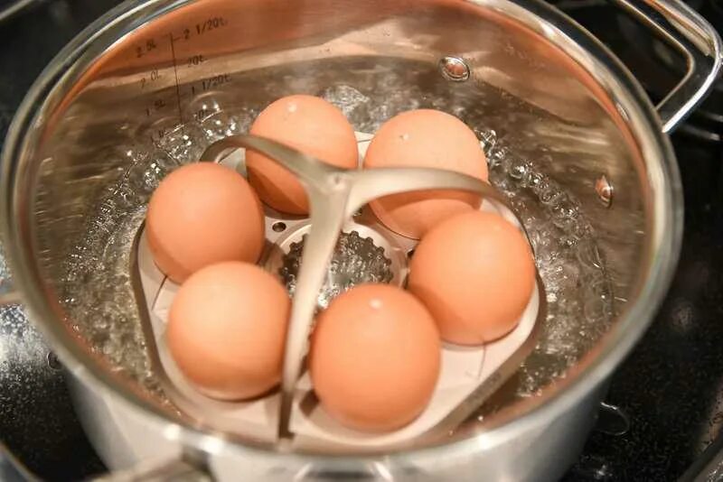 Варка яиц. Вареные яйца. Отварить яйца. Варить яйца.