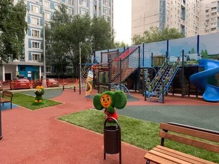 Детская площадка в районе