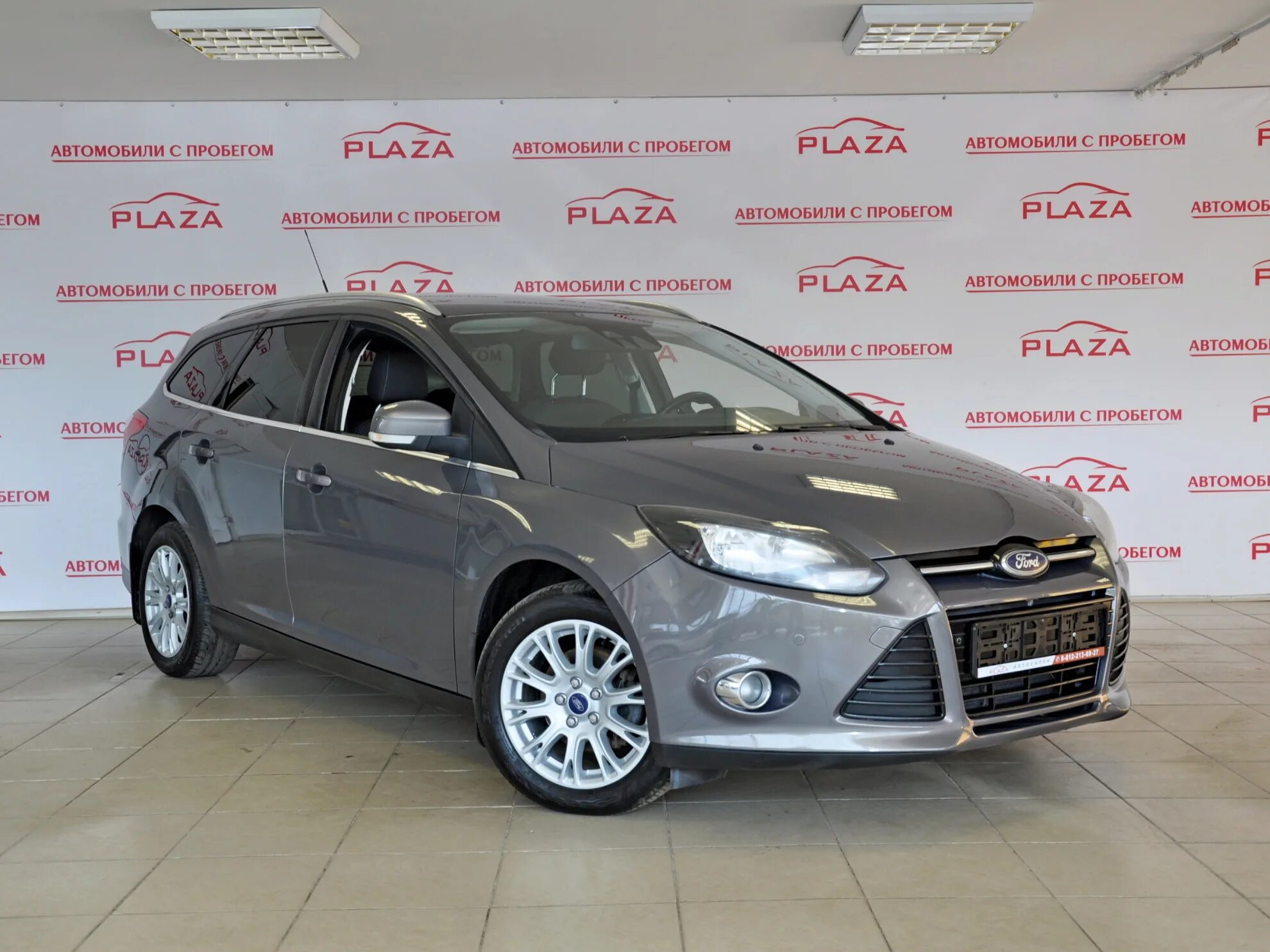 Купить автомобиль в спб. Ford Focus 2014 универсал. Форд фокус 3 универсал 2014г. Форд фокус 3 универсал 2014 года. Форд фокус универсал 2014 2015.