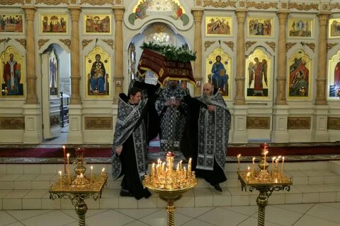 Пятница служба в храме