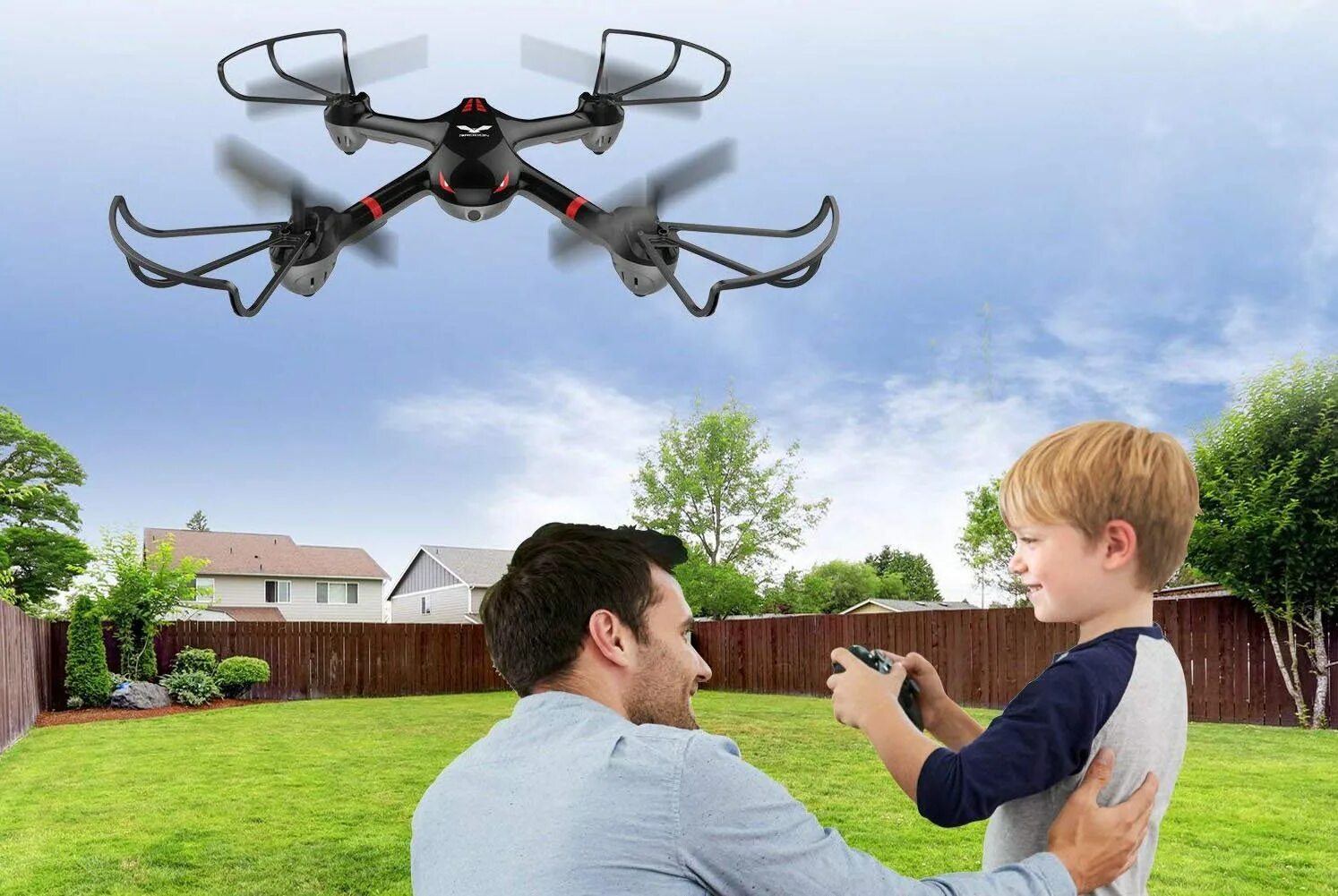 Эн дроны. Квадрокоптер для детей. Ребенок и беспилотник. Дети с квадрокоптером. Дрон реклама.