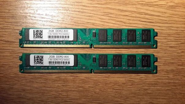 Память 2 или 4 планки. Память Fox 2gb ddr2. 4 Планки ддр2 800 Кингстон. Ddr2 Kingston 2gb. Ддр 2 на 4 ГБ одной планкой.