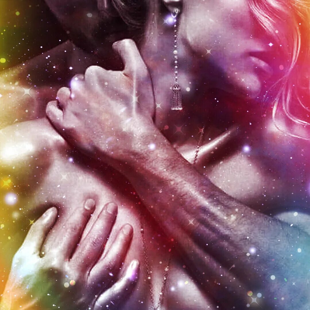 Блуждающая душа. Чужой ксеноморф и хищник. Чужой девушка. Чужой 1979 ксеноморф гигера. Мужчина и женщина любовь.