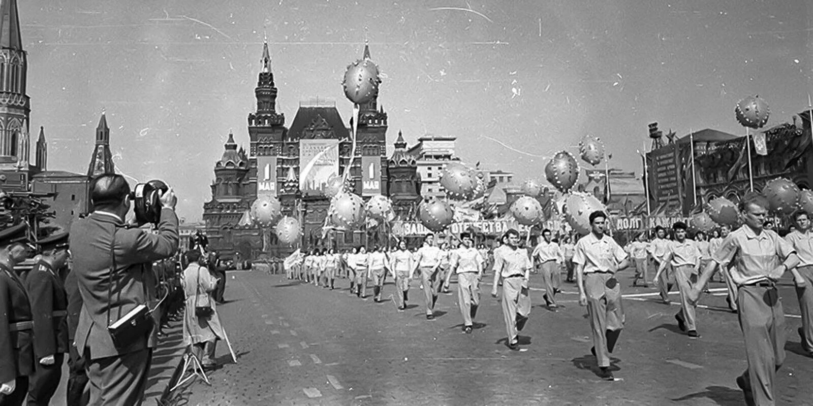Парад 1 мая москва. Первомай парад СССР. 1 Мая 1959 красная площадь. Первомайский парад 1931 года на красной площади.