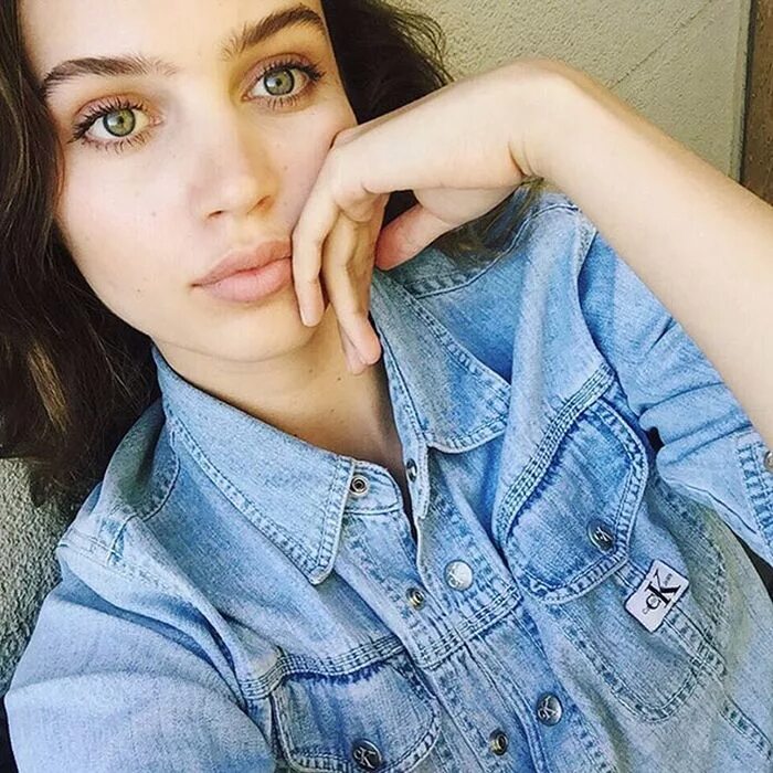 Милые девушки. Обычная женщина. Обычное селфи девушек. Красивые естественные девушки. Обычное селфи девушек.