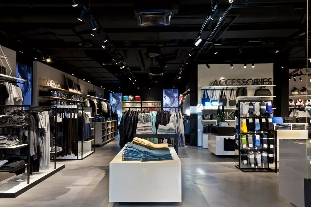 Calvin klein outlet. Calvin klein магазин сша. Магазин кельвин кляйн в москве. Бренд lcr одежды. Аутлет кельвин кляйн в москве.