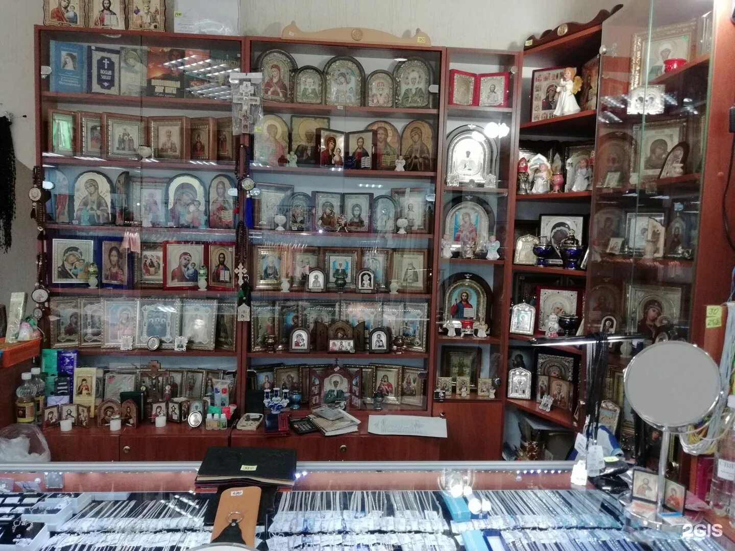 матрона московская храм лавка. православные лавки уфа. церковная лавка вива ленд. церковная лавка в храме. воронеж собор благовещенский иконная лавка.