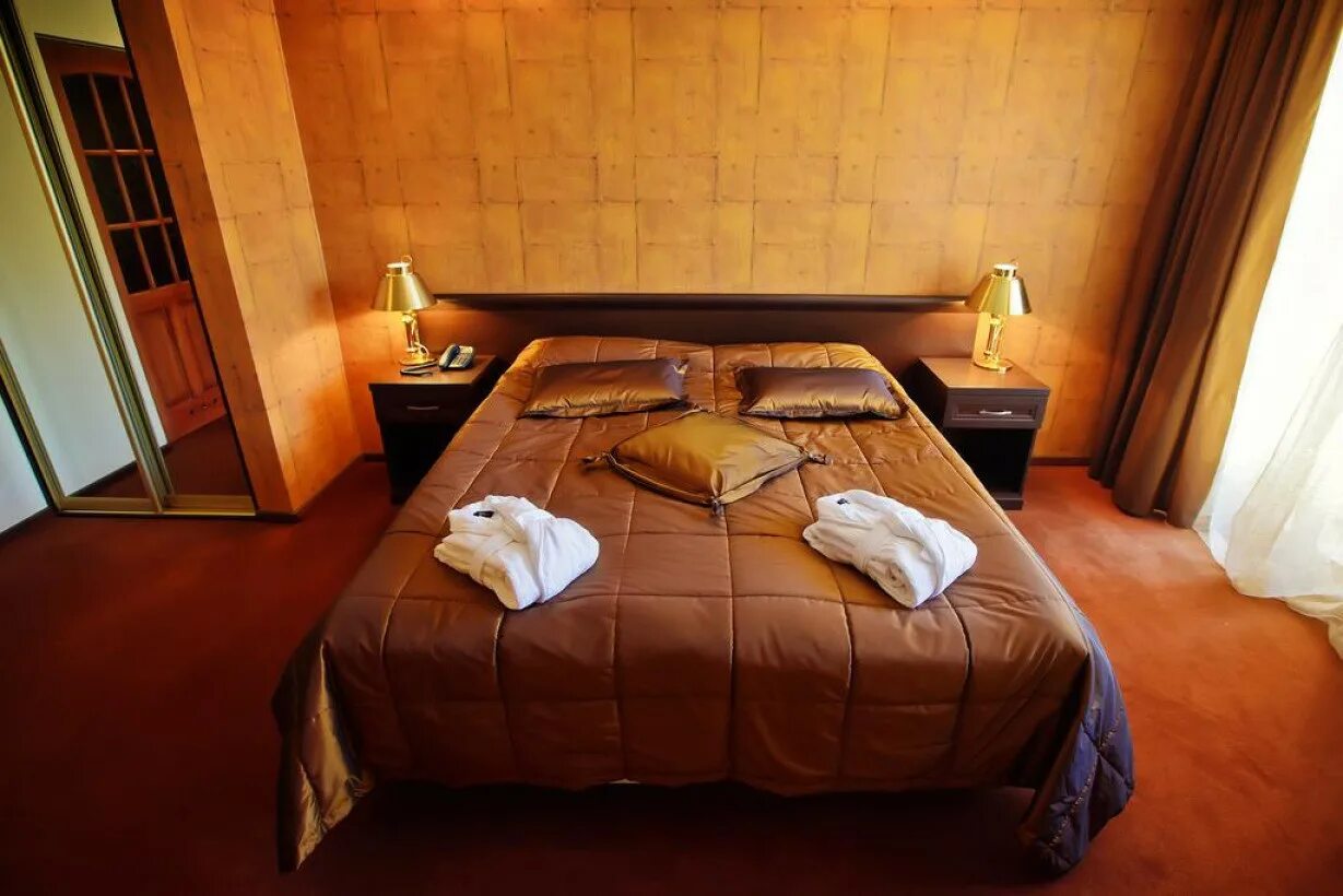 Гостиница русь калининград. Отель русь в светлогорске калининградской области. Отель русь в светлогорске калининградской области. Качели отель русь в светлогорске калининградской области. Отели 4 светлогорск.