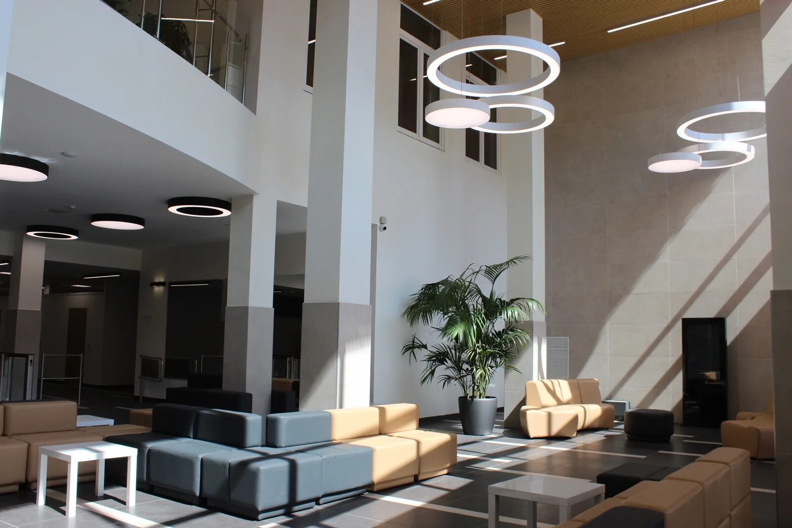 Сайт оц южный город. Самара гбоу сош оц южный. Ультра современные школы. Южный город школа юг 2. Гбоу сош оц южный город 1.