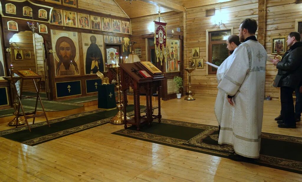 храм святой равноапостольной нины в черемушках. храм св нины в москве. храм нины в черемушках расписание. колокола звонят с небес христос воскрес. храм равноапостольной нины отец александр.