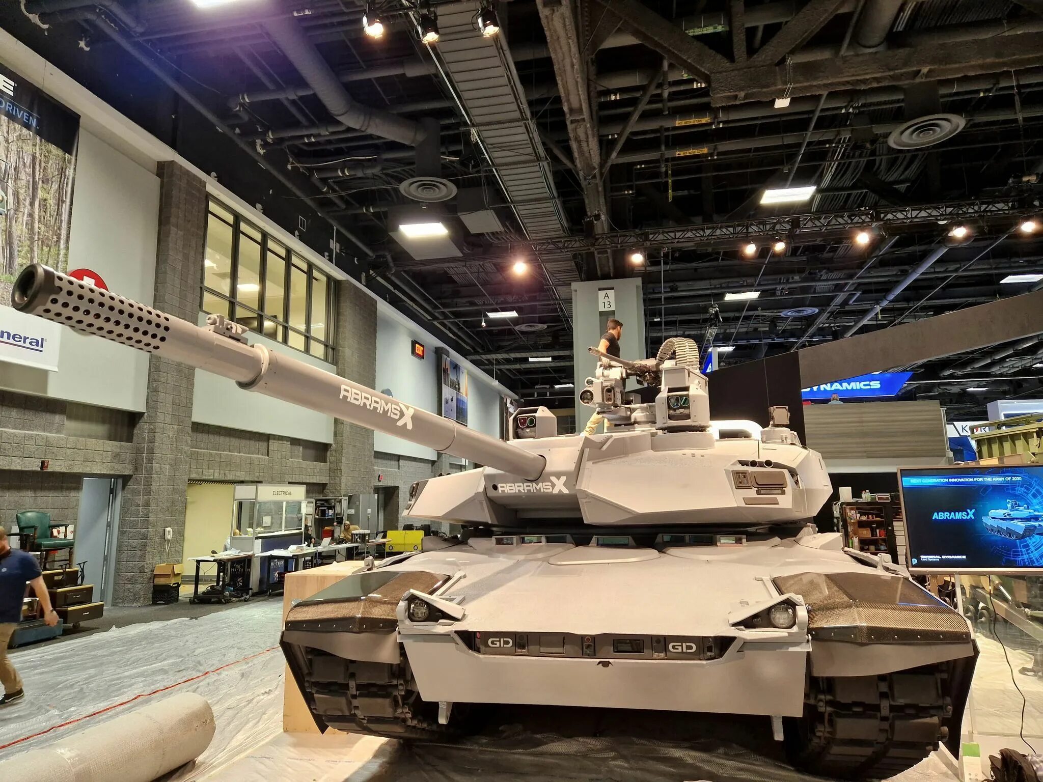 Танк 2025. Новый танк абрамс 2025. abrams x ausa-2025. abrams x tank 2025. абрамс x новый танк.
