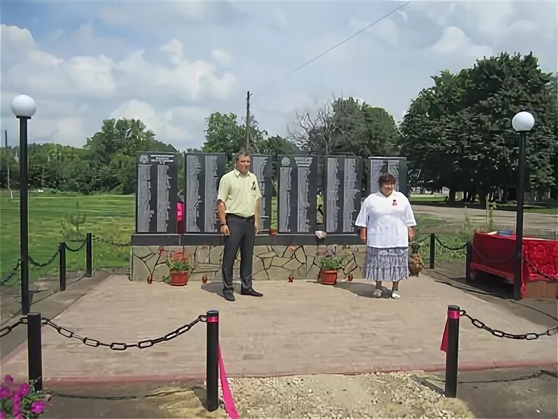 Парк Победы Петровский район Тамбовская область. Памятник Тамбовский колхозник Петровский район Тамбовская. Памятники Петровского района Тамбовской. Федоровка Тамбовская область Сосновский район.