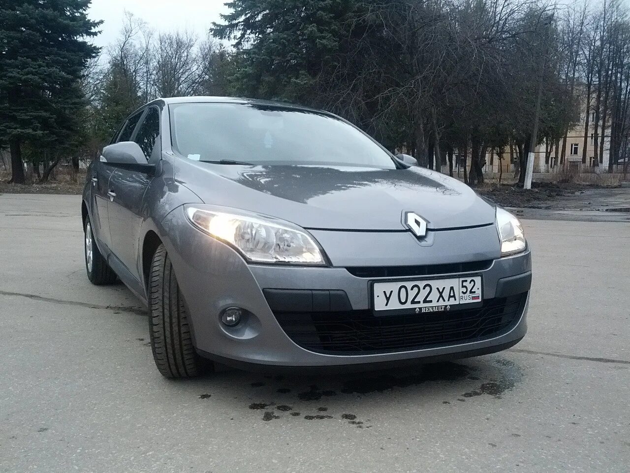 Рено меган красного цвета. Renault megane в пленке. Рено меган 3 универсал. Краска рено меган 3. Краска рено меган 3.