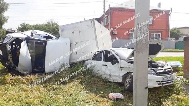 Армавир происшествия сегодня чп последние. Дтп в армавире смертельное. Армавир происшествия сегодня чп последние. Дтп славянск на кубани 29. Дтп в армавире сегодняшний.