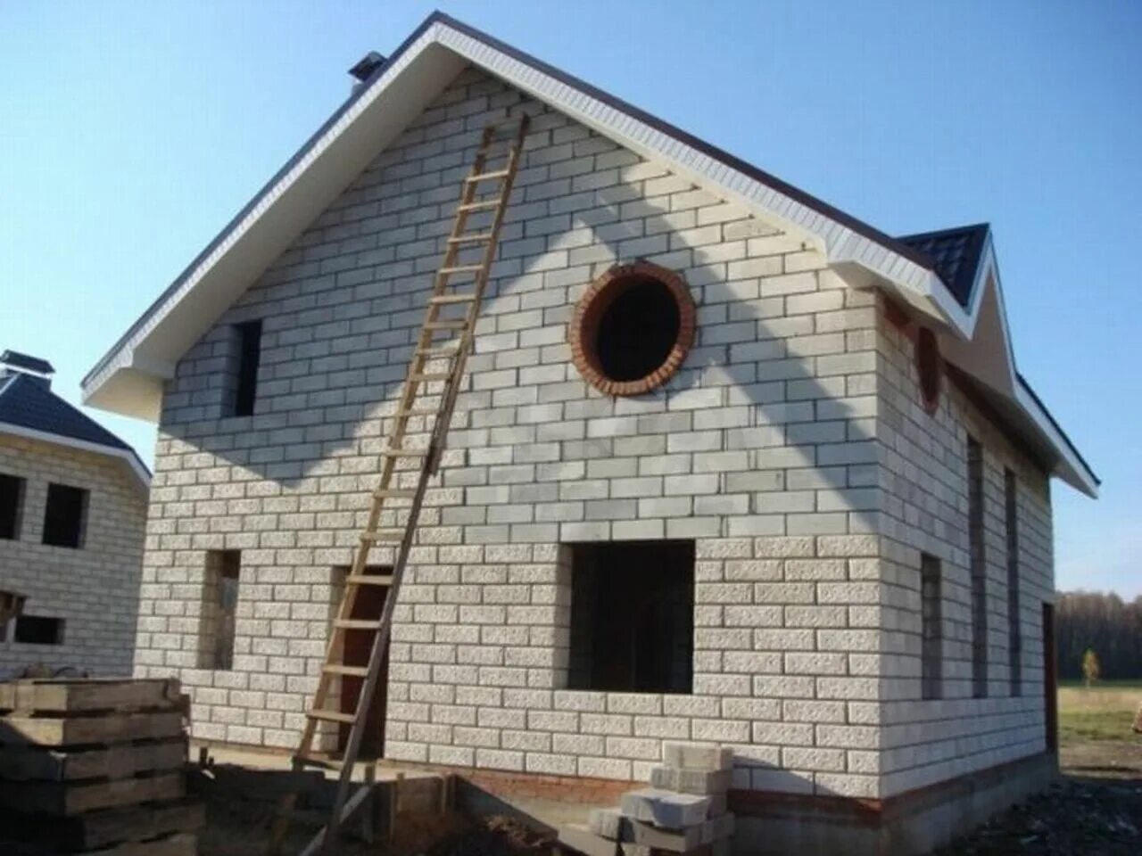 Сколько нужно пеноблока чтобы построить дом