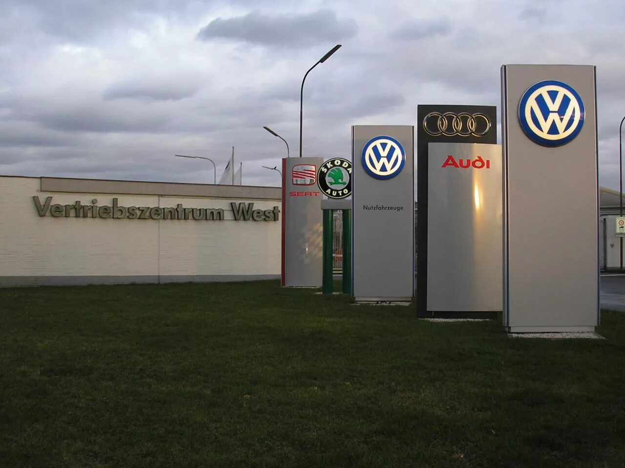 Volkswagen групп. Концерн VW Group. Volkswagen Group a5. Дочерние компании Фольксваген групп. Концерн Ауди Фольксваген.