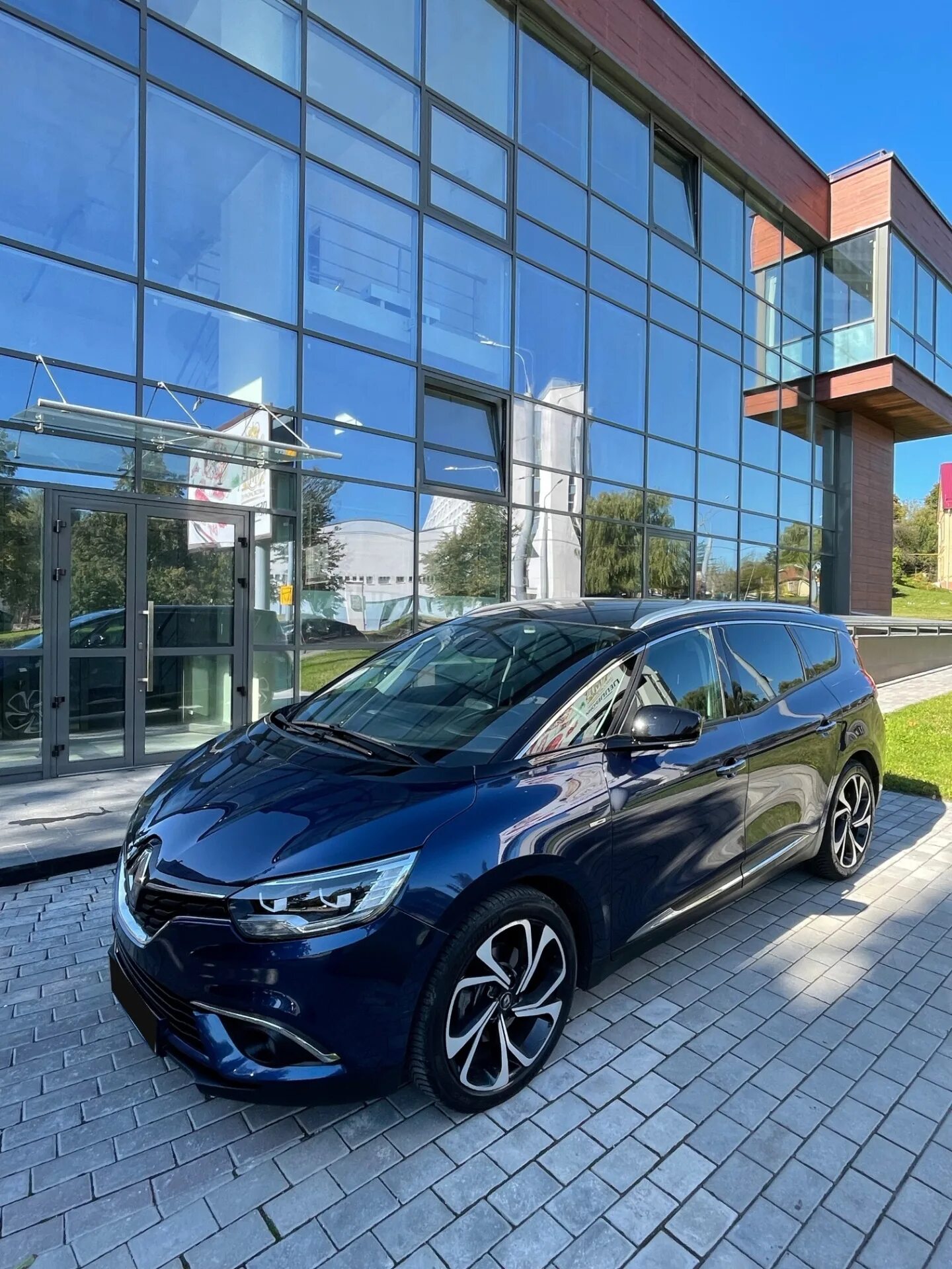 Grand Scenic 4. Рено Сценик 4. Renault Grand Scenic 4 Black Style. Рено Гранд Сценик 4 темно синий. Рено сценик 4 отзывы